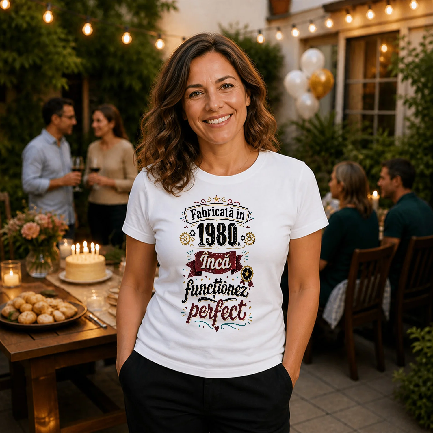 Tricou aniversar pentru femei cu mesaj amuzant „Fabricată în 1980, încă funcționez perfect”