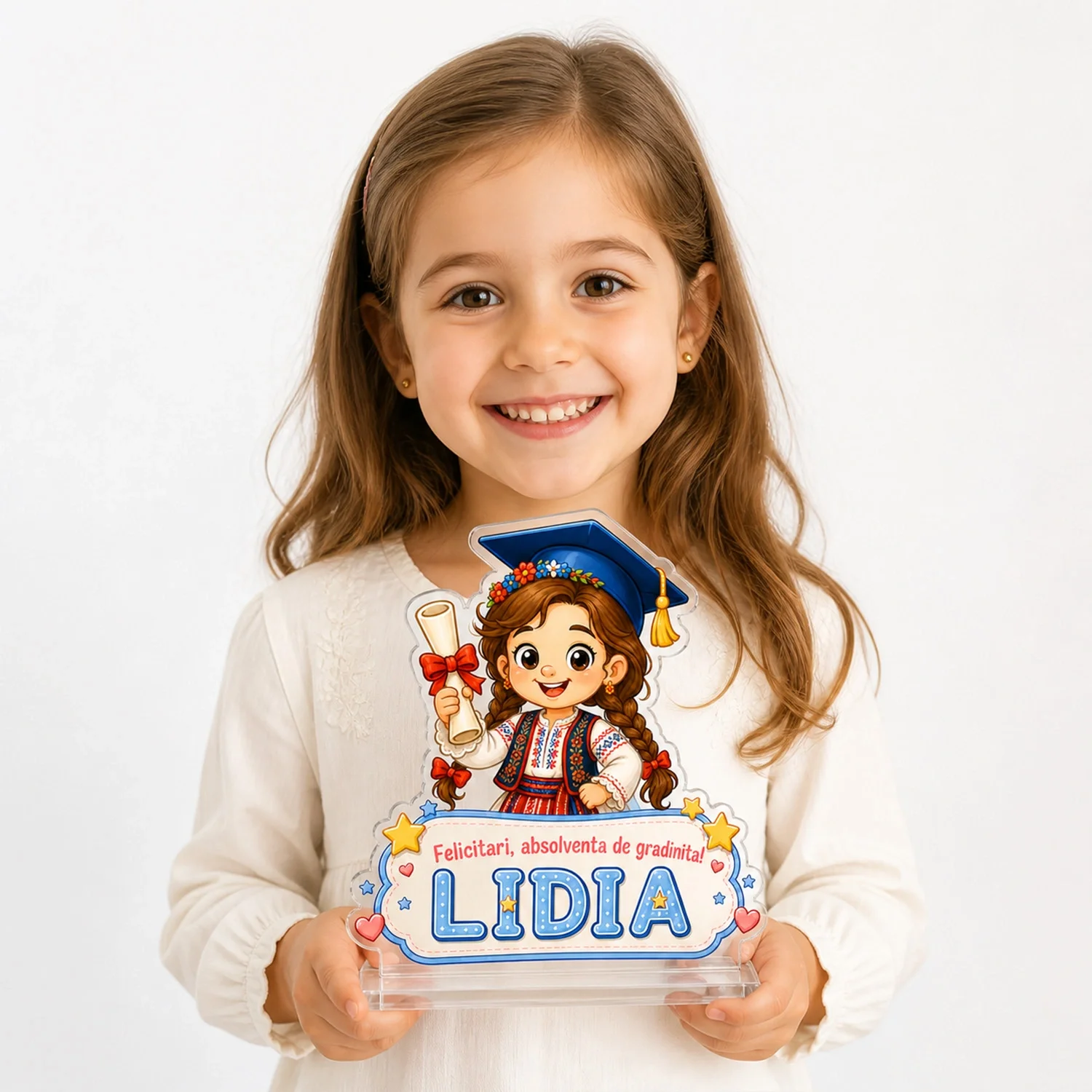 Trofeu personalizat absolvire grădiniță – Fetiță absolventă